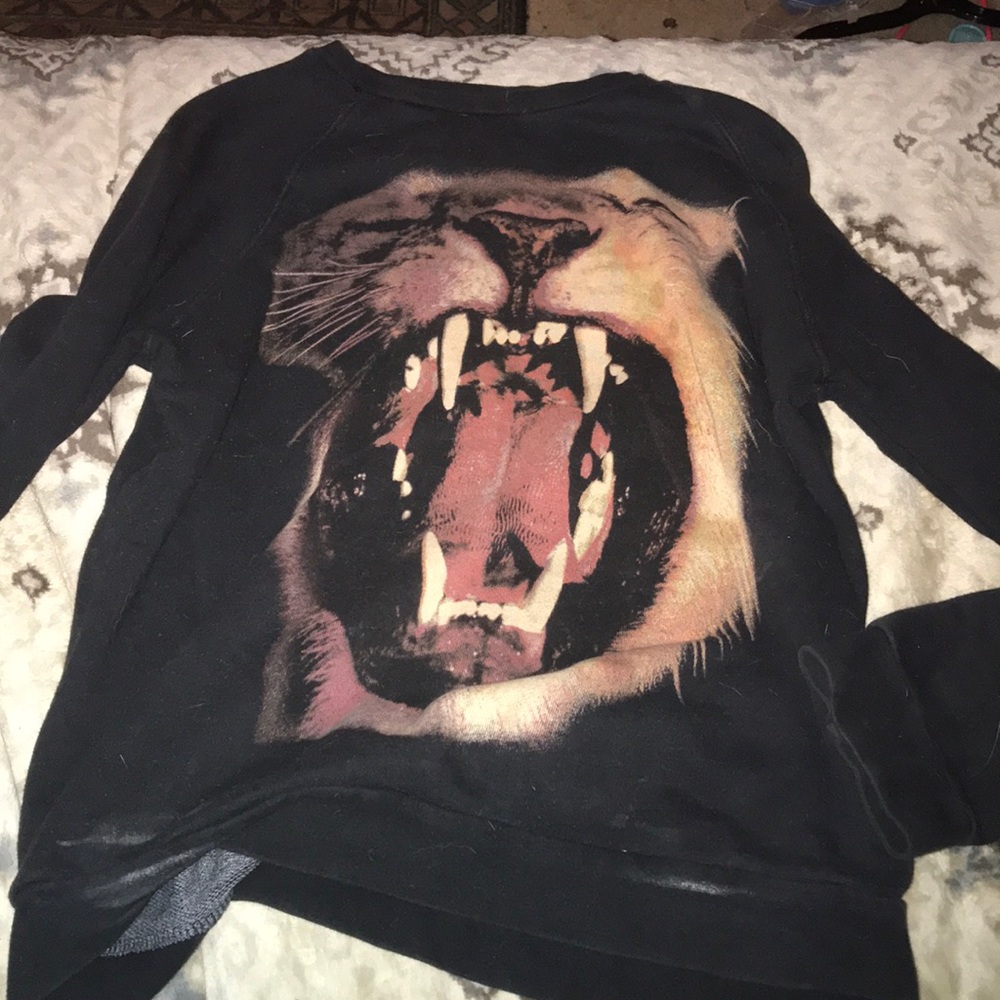 Lion sweater